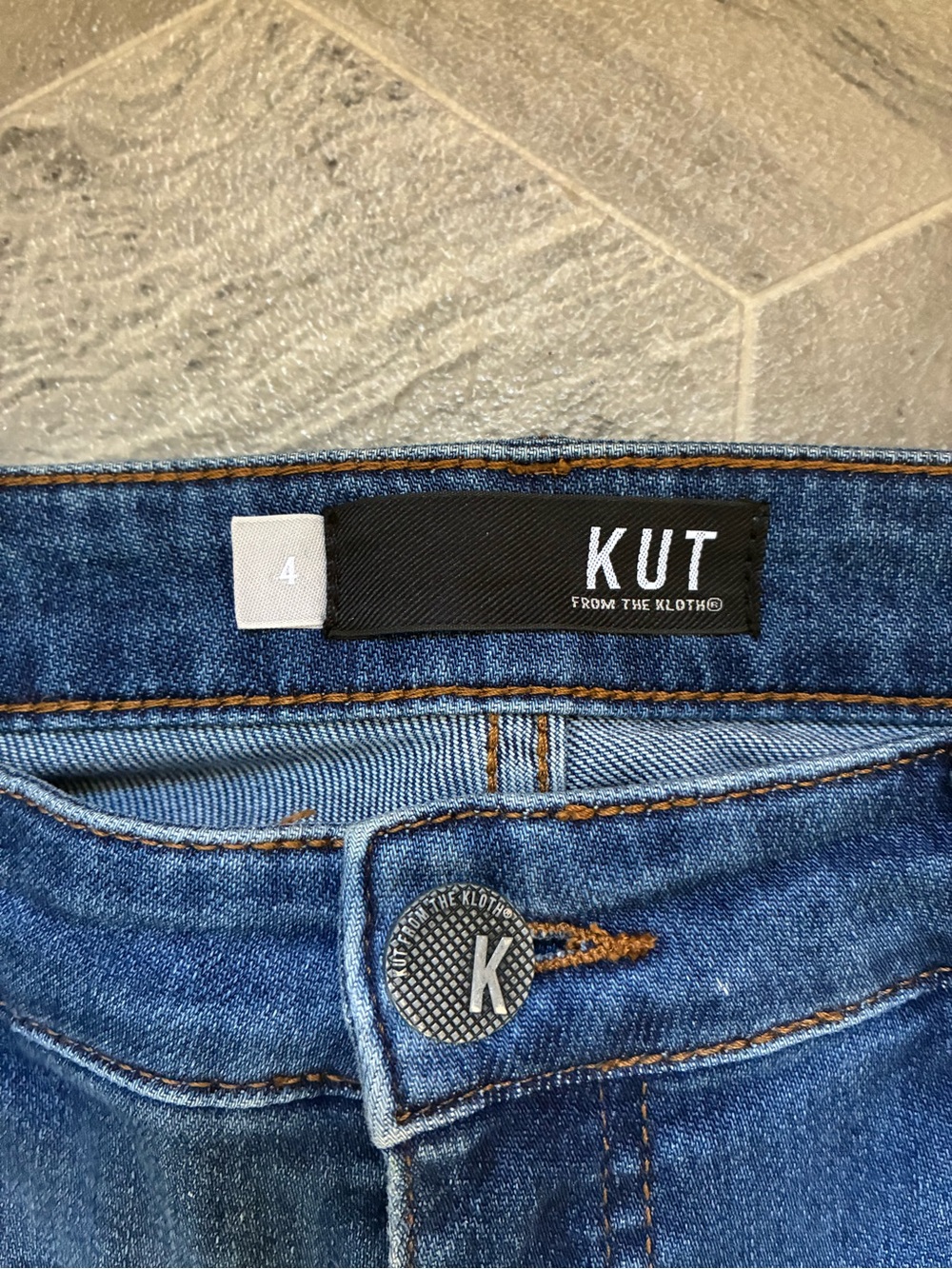 Kut from the Kloth Women's Medium Blue Flare Jeans - Picture 4 of 10